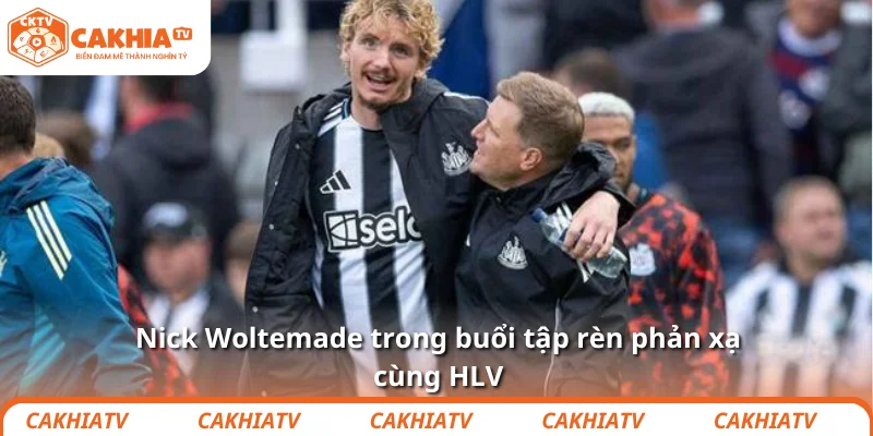 Nick Woltemade: Bí kíp “nạp năng lượng” cho gã cao kều 3 Nick Woltemade trong buổi tập rèn phản xạ cùng HLV