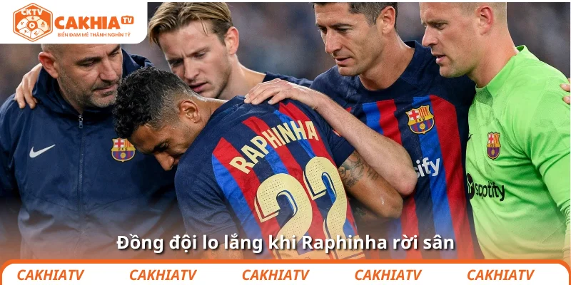 Chủ tịch Barca “đổ lỗi” FIFA vì chấn thương của Raphinha 3 Đồng đội lo lắng khi Raphinha rời sân